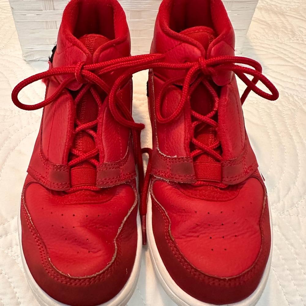 Air Jordan Fadeaway Boy’s Gym Red Sneakers Sz. 2Y